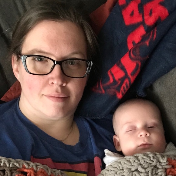 Meet your Posher, Beth - Picture 2 of 2